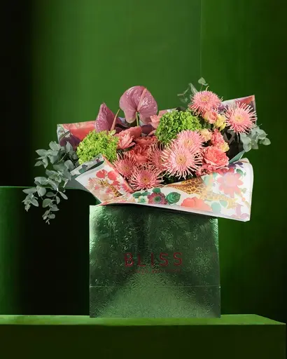 MAMA’S MANGOSTEEN ECLAIR